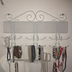 Jewelry hanger